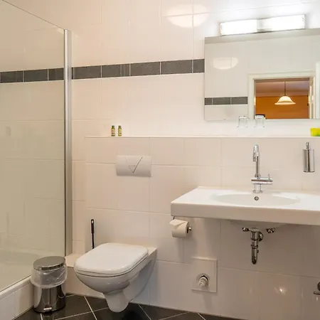 Kaisergarten Hotel 3*