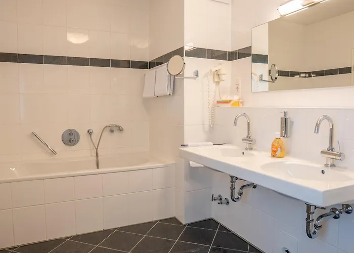 Kaisergarten מלון 3*