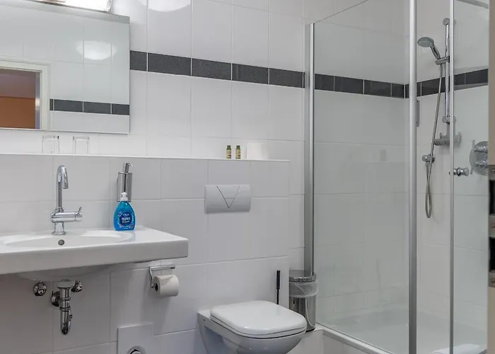 מלון Kaisergarten Neuenrade